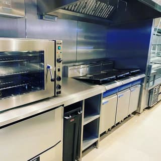 Stainless steel kitchen installation by Elite Golden Brand